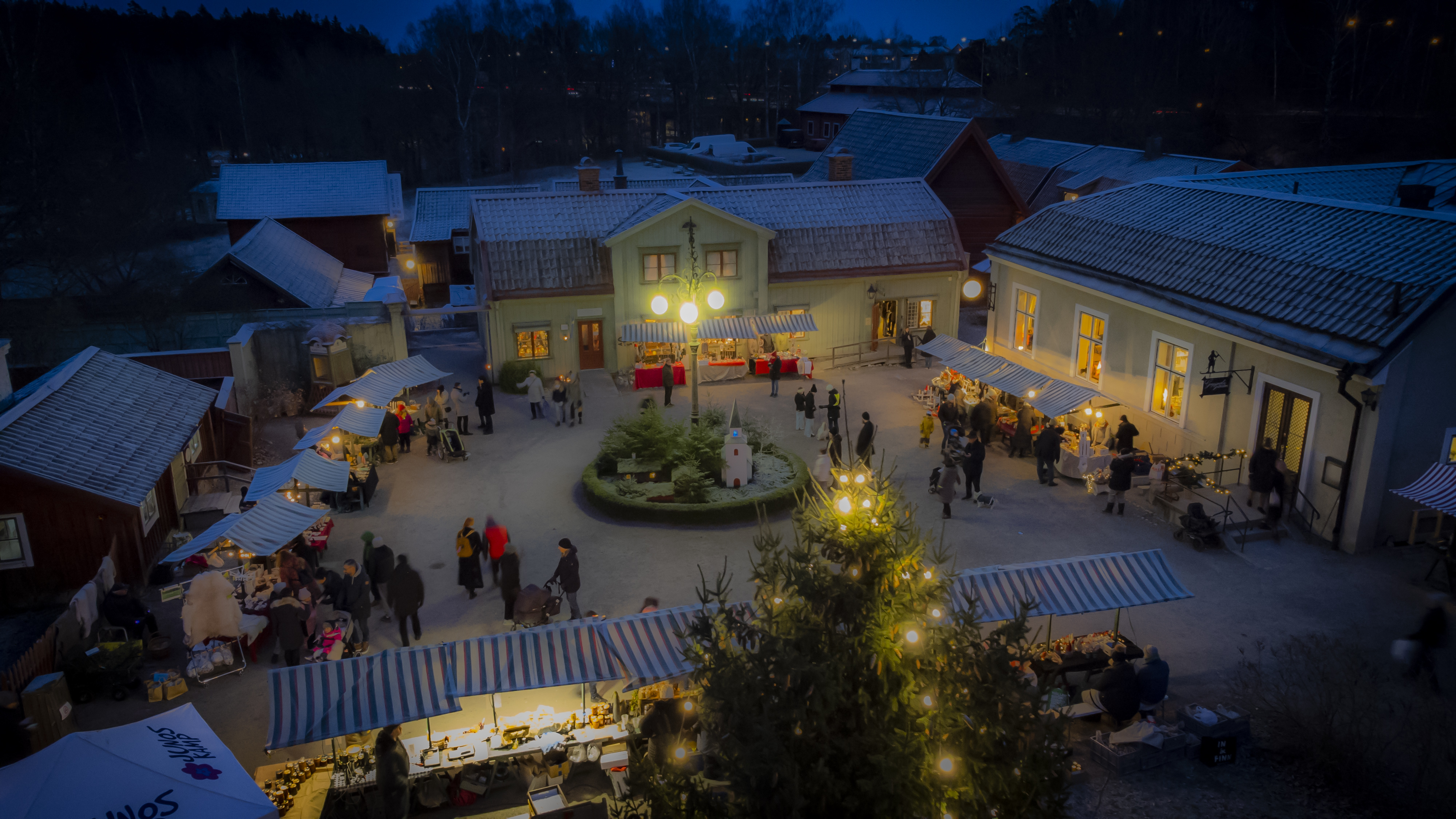 Jul på Vallby med gammaldags julmarknad